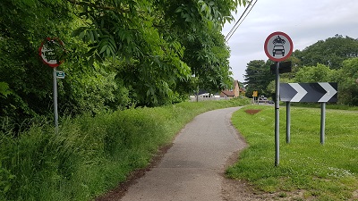 Looking NE along Bishop's Stortford 38 bridleway