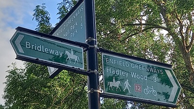 Photograph of Enfield 125 bridleway