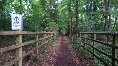 Photograph of Enfield 330 bridleway looking south
