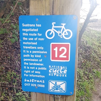Misleading sign at Junction with Graveley Lane