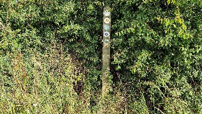 Photograph of Graveley 8 bridleway heading southwestwards