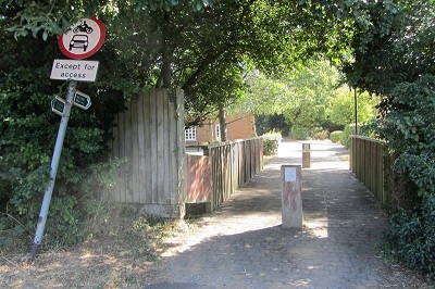 Photograph of Hemel Hempstead 13 path