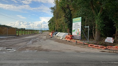 Start of Ridge 6 bridleway from Coursers Road